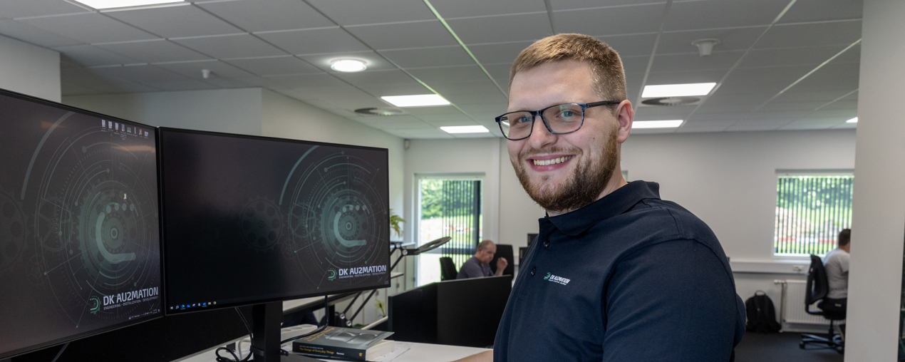 Fra talentfuld praktikant til fast job i automationsbranchen